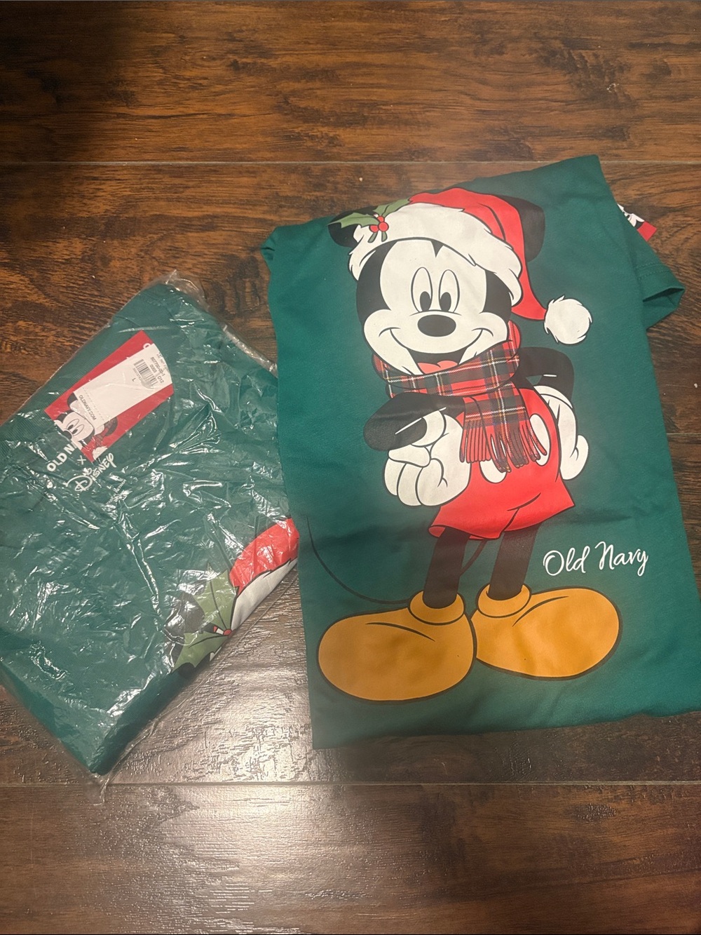 2 Old Navy Mens Mickey Mouse Holiday Short Sleeve Tee size L (set of 2 shirts) - Picture 2 of 3